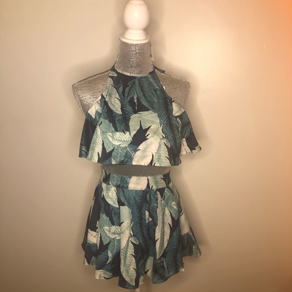 Crop Top and Shorts - Picture 2 of 8